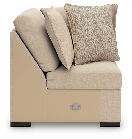 LadyMae Sectional with Chaise - Hello Home Furniture & Mattress (Longmont, CO)