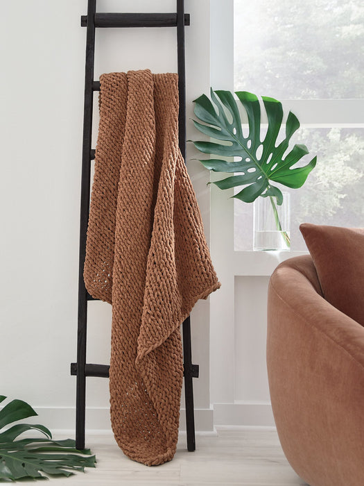 Chaddon Throw - Hello Home Furniture & Mattress (Longmont, CO)