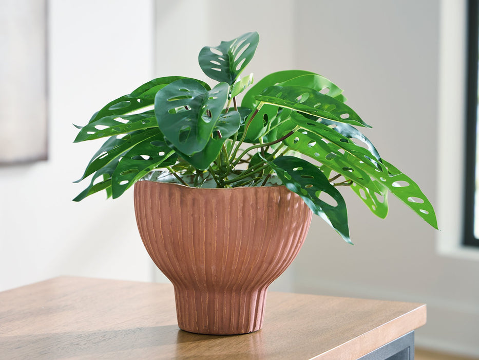 Orban Vase - Hello Home Furniture & Mattress (Longmont, CO)