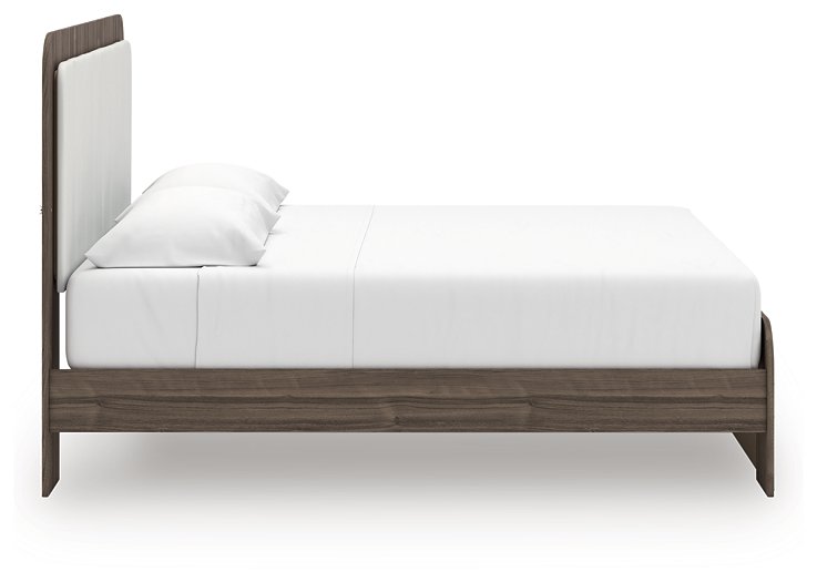 Kendanport Upholstered Bed