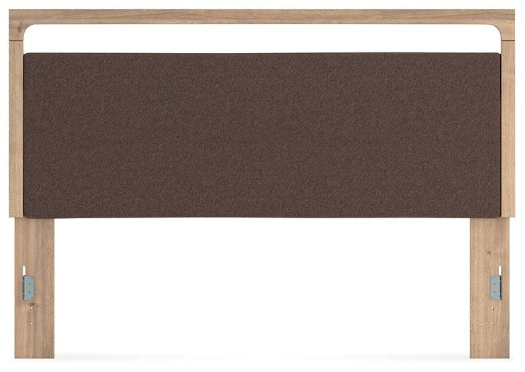 Kinlanni Upholstered Bed - Hello Home Furniture & Mattress (Longmont, CO)