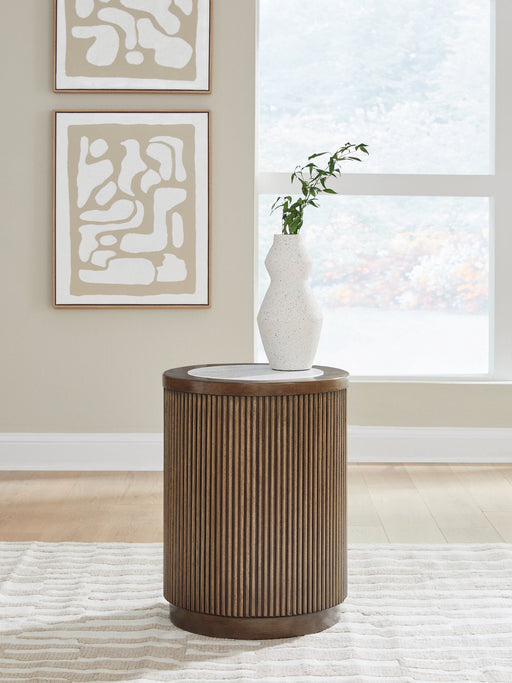 Hadonna End Table - Hello Home Furniture & Mattress (Longmont, CO)