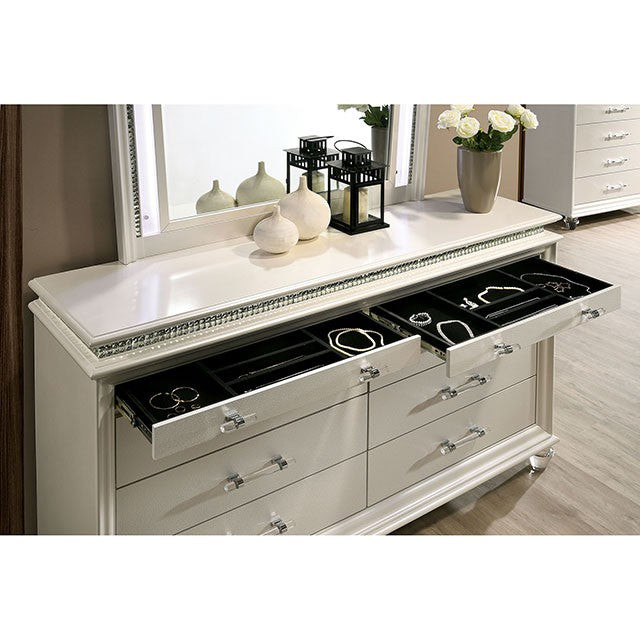 Maddie Queen Bedroom Set - Hello Home Furniture & Mattress (Longmont, CO)